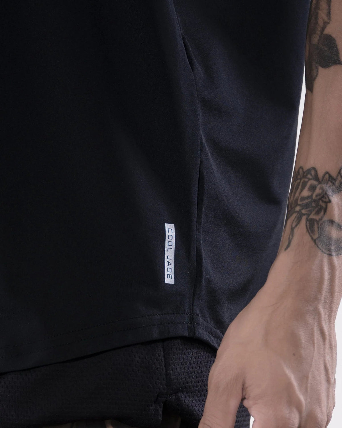 Men's Run/Bike Bundle | CoolJade™ Cooling and Bioceramic™ Compression From Mile One to Cooldown - VIRUS® Performance Apparel. Slide 21 of 27
