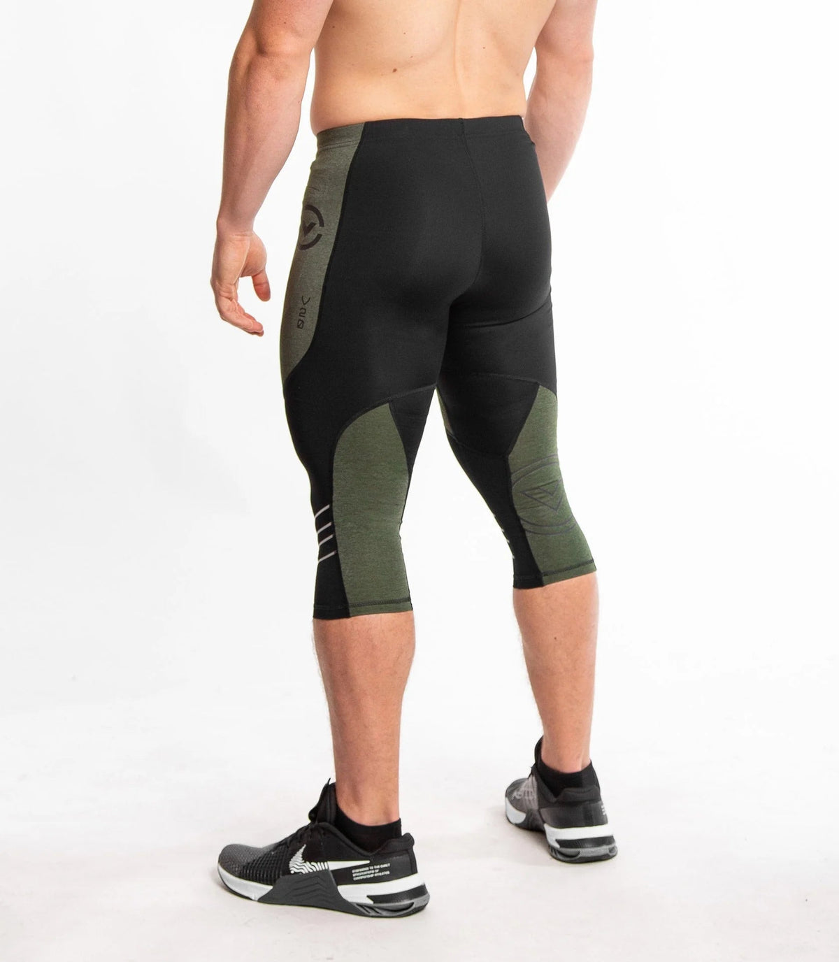 Men's Run/Bike Bundle | CoolJade™ Cooling and Bioceramic™ Compression From Mile One to Cooldown - VIRUS® Performance Apparel. Slide 4 of 27
