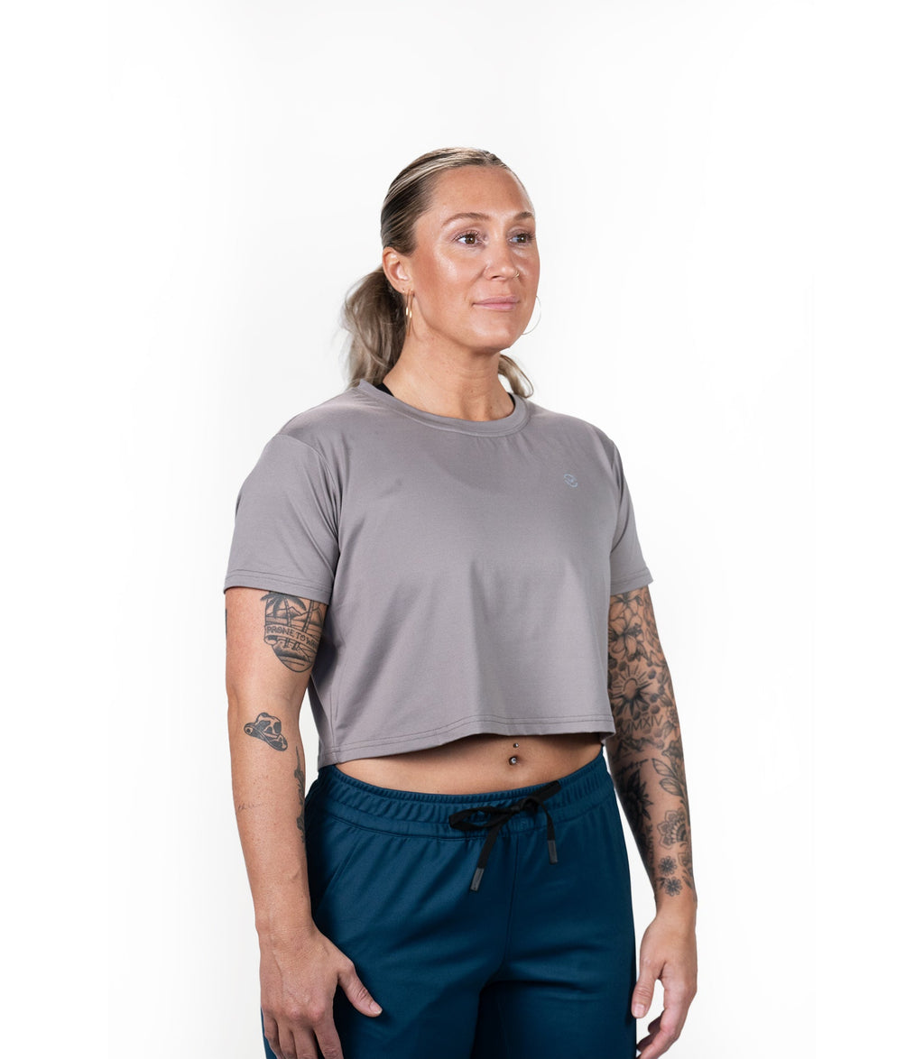 Mount Crop Tee - VIRUS® Performance Apparel