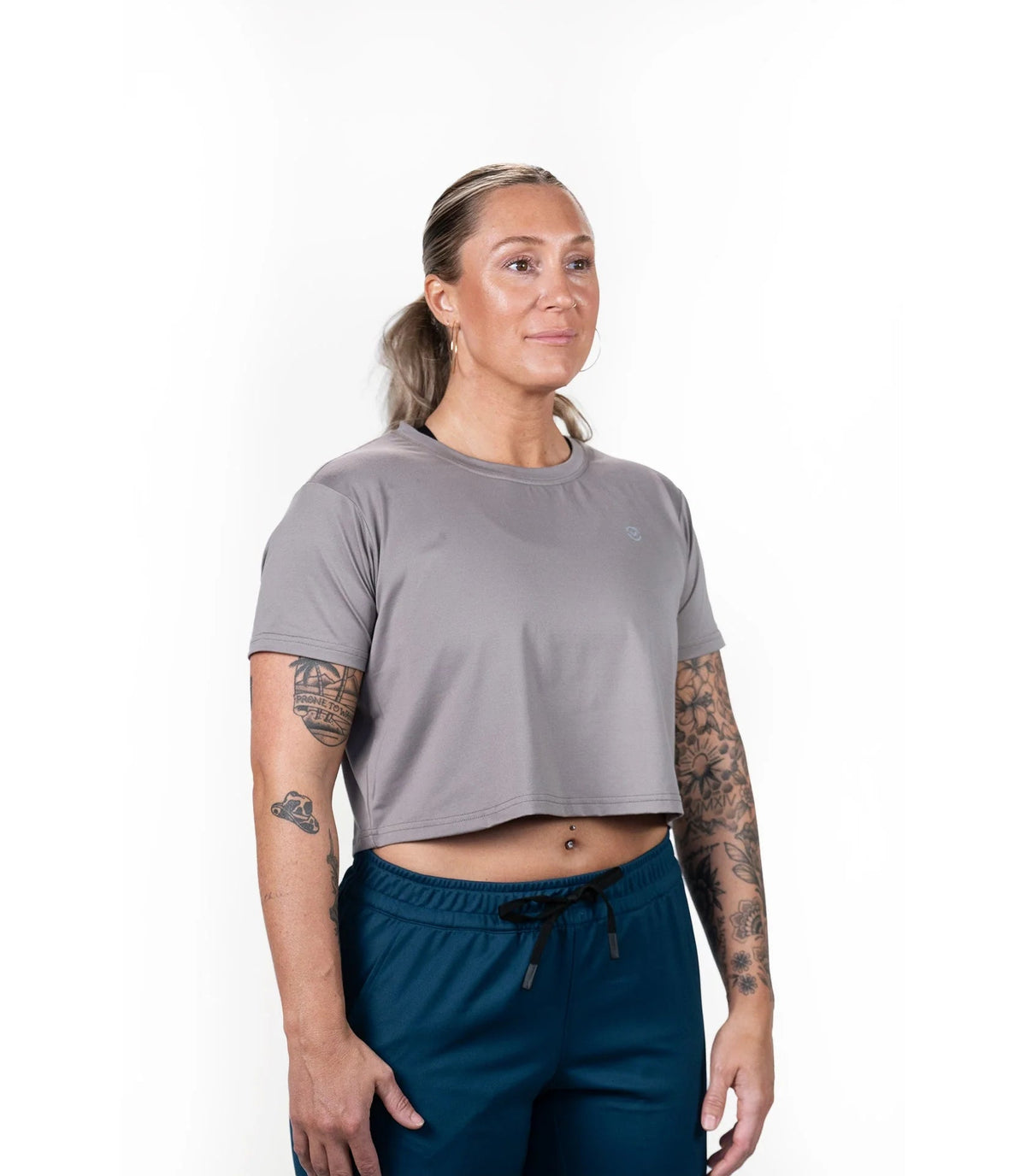 Women's CrossFit Bundle | Bioceramic™ Recovery and EcoNuve™ Sustainable Performance From Warm - Up to Final WOD - VIRUS® Performance Apparel. Slide 3 of 25
