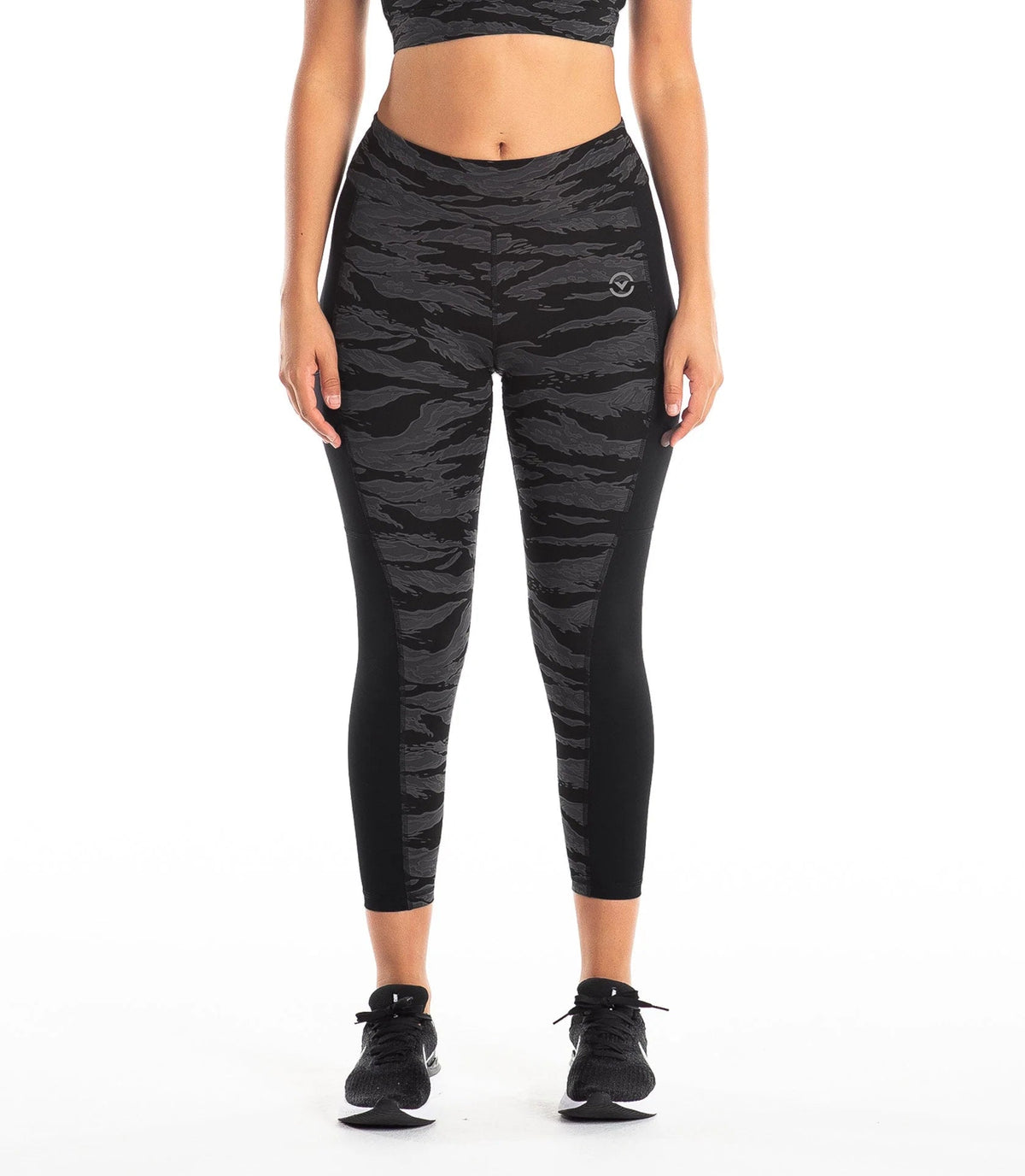Women's Run/Bike Bundle | CoolJade™ Cooling and AirFlex™ Mobility From Mile One to Cooldown - VIRUS® Performance Apparel. Slide 21 of 23

