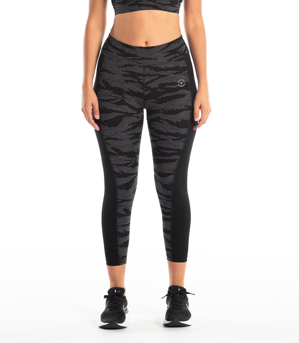 Agile ⅞ Tech Pants - VIRUS® Performance Apparel